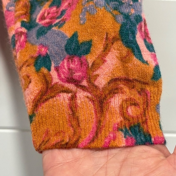 Vintage wool angora nylon blend sweater with cherub pattern sz L (fits smaller) - Picture 4 of 14